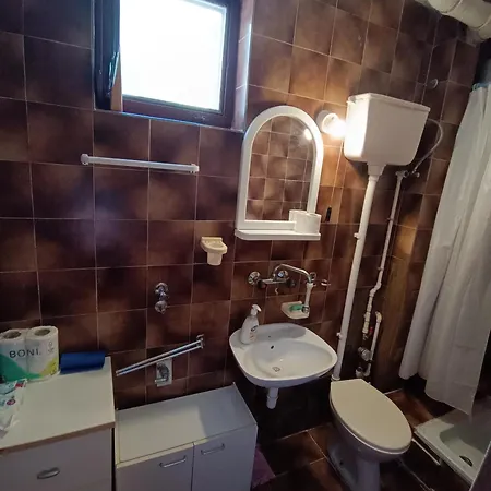 Apartman Mira I Ola *